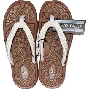 *NWT* Body Glove Women’s Faux Leather Henna Flip Flops, Sz 8